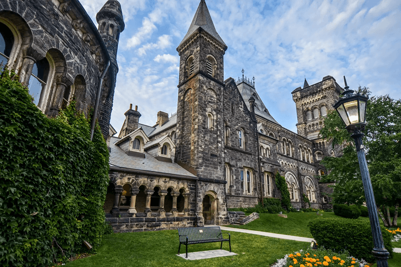 Đại học Toronto (University of Toronto)